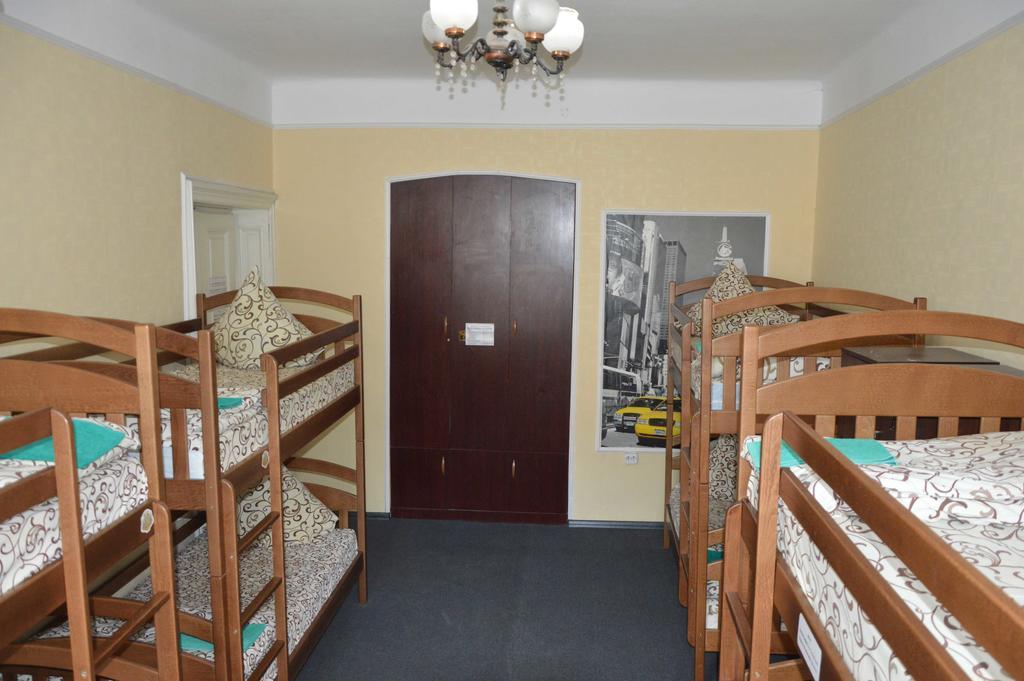 Lviv Lucky Hostel Exterior photo